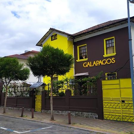 Galapagos Natural Life Hostel Quito Exterior photo
