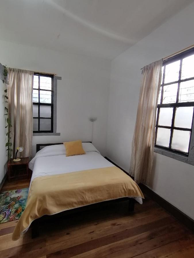 Galapagos Natural Life Hostel Quito Exterior photo