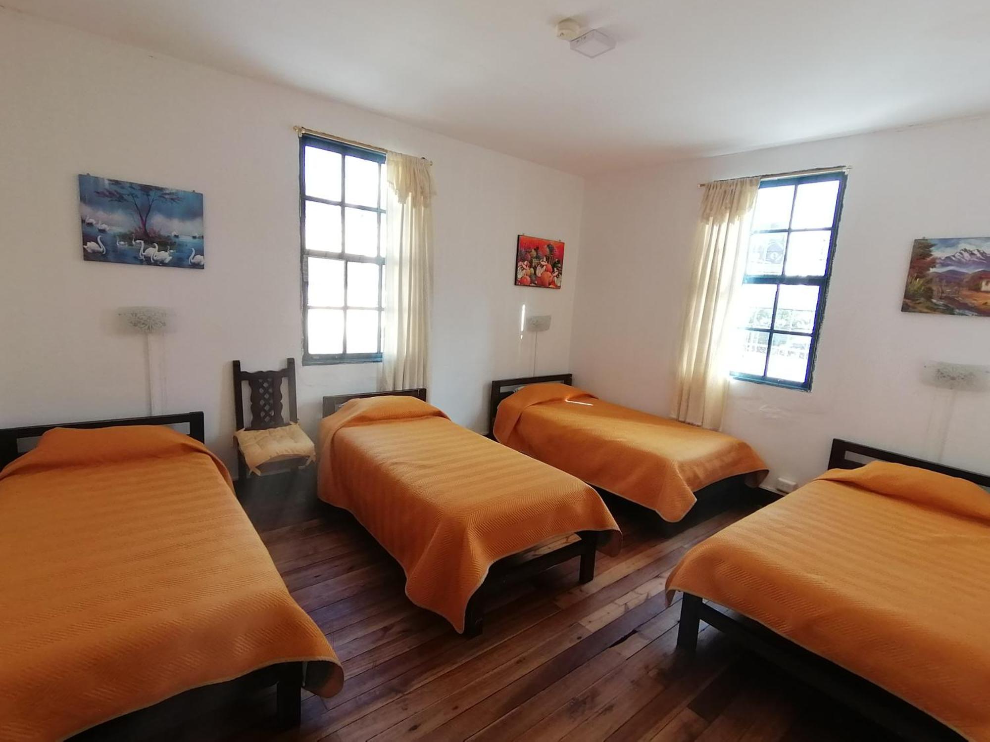 Galapagos Natural Life Hostel Quito Exterior photo